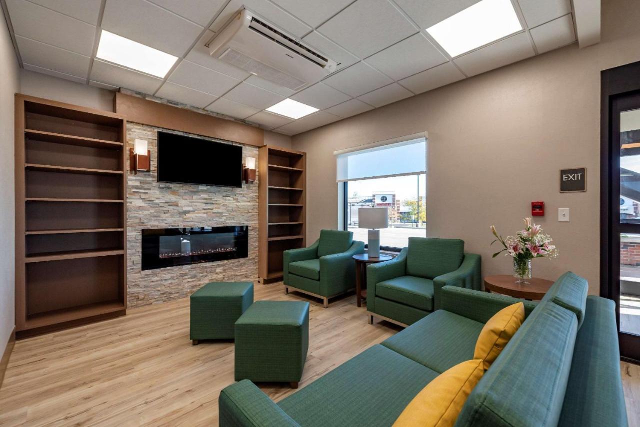 Comfort Suites Colorado Springs East - Medical Center Area Exterior foto